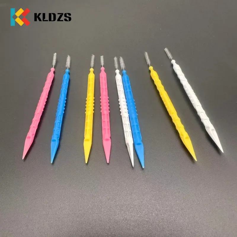 Sikat Interdental berbentuk tulang ikan