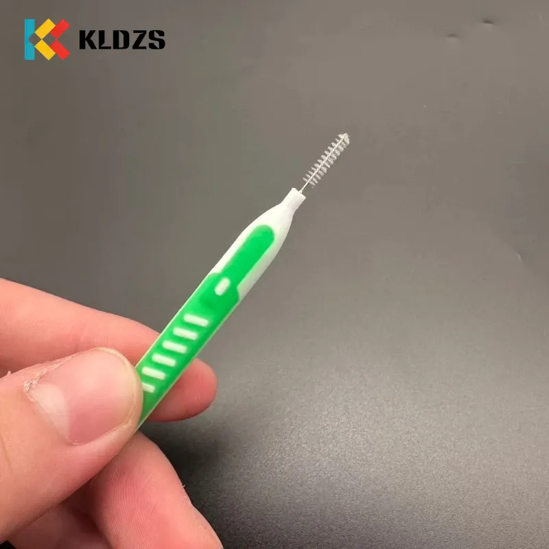 Sikat Interdental Dorong-Tarik