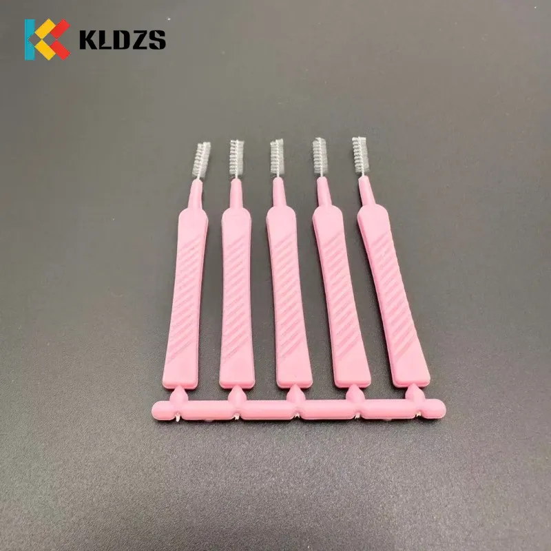 Sikat Interdental berbentuk kepala pancuran